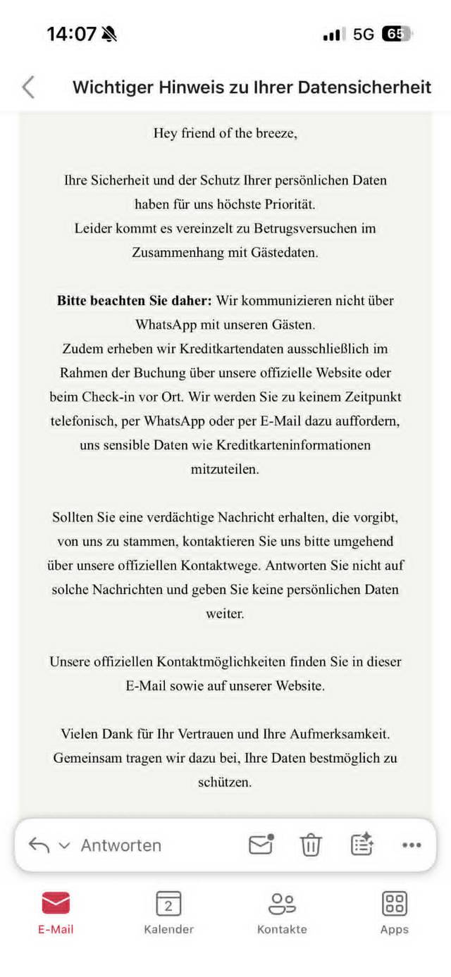 Hotel Scam "The Breeze"